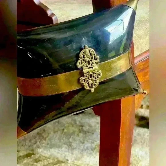 Vintage clutch gold and black purple velvet interior. Rare. Chain handle 18” - Picture 3 of 14